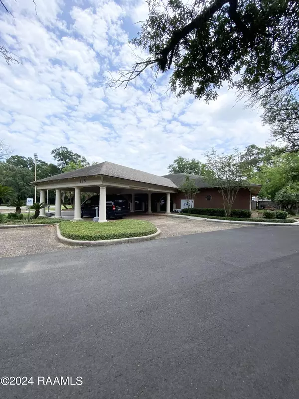 325 Kaliste Saloom #A, Lafayette, LA 70508