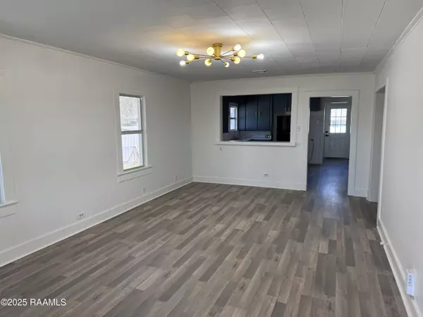 Lafayette, LA 70506,211 N Alex ST