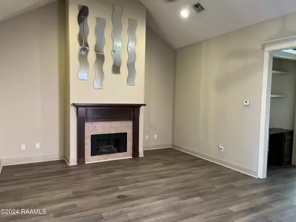 Lafayette, LA 70506,117 Seaside LN