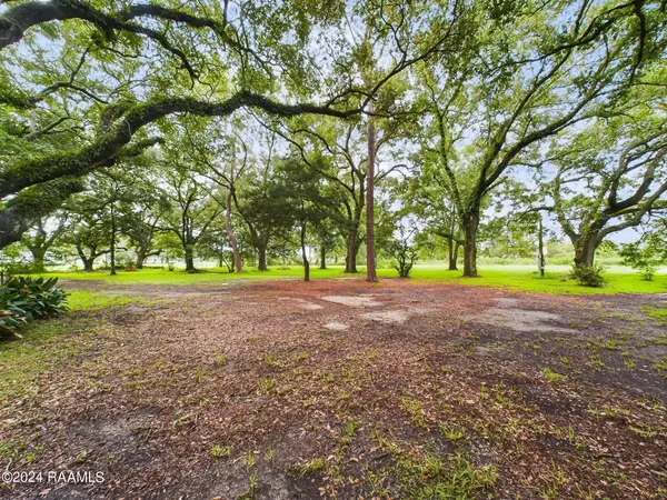 Abbeville, LA 70510,10826 Sidney Gautreaux RD