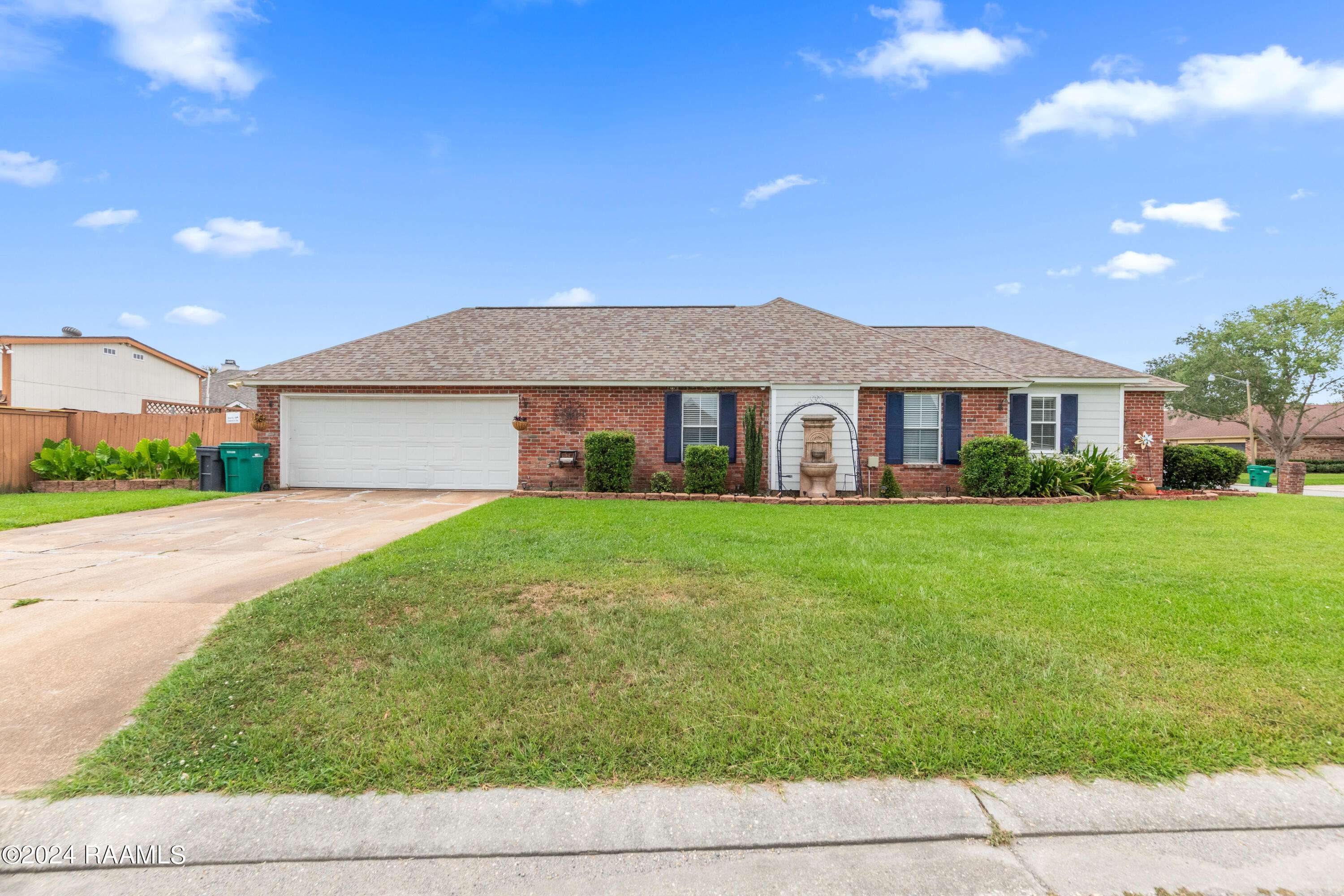 Broussard, LA 70518,201 Pear Tree CIR