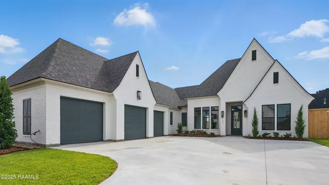 102 Sabal Leaf LN, Youngsville, LA 70592