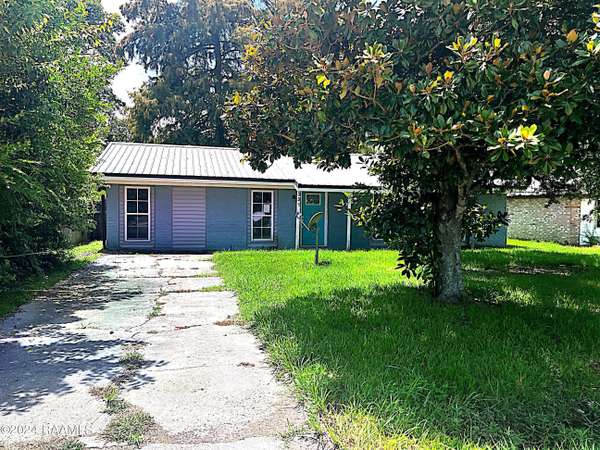 321 Iowa, Lake Arthur, LA 70549