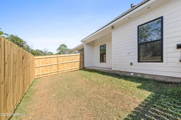 Youngsville, LA 70592,102 Foster Grove