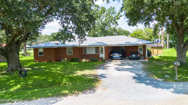 115 W Valcourt, Abbeville, LA 70510