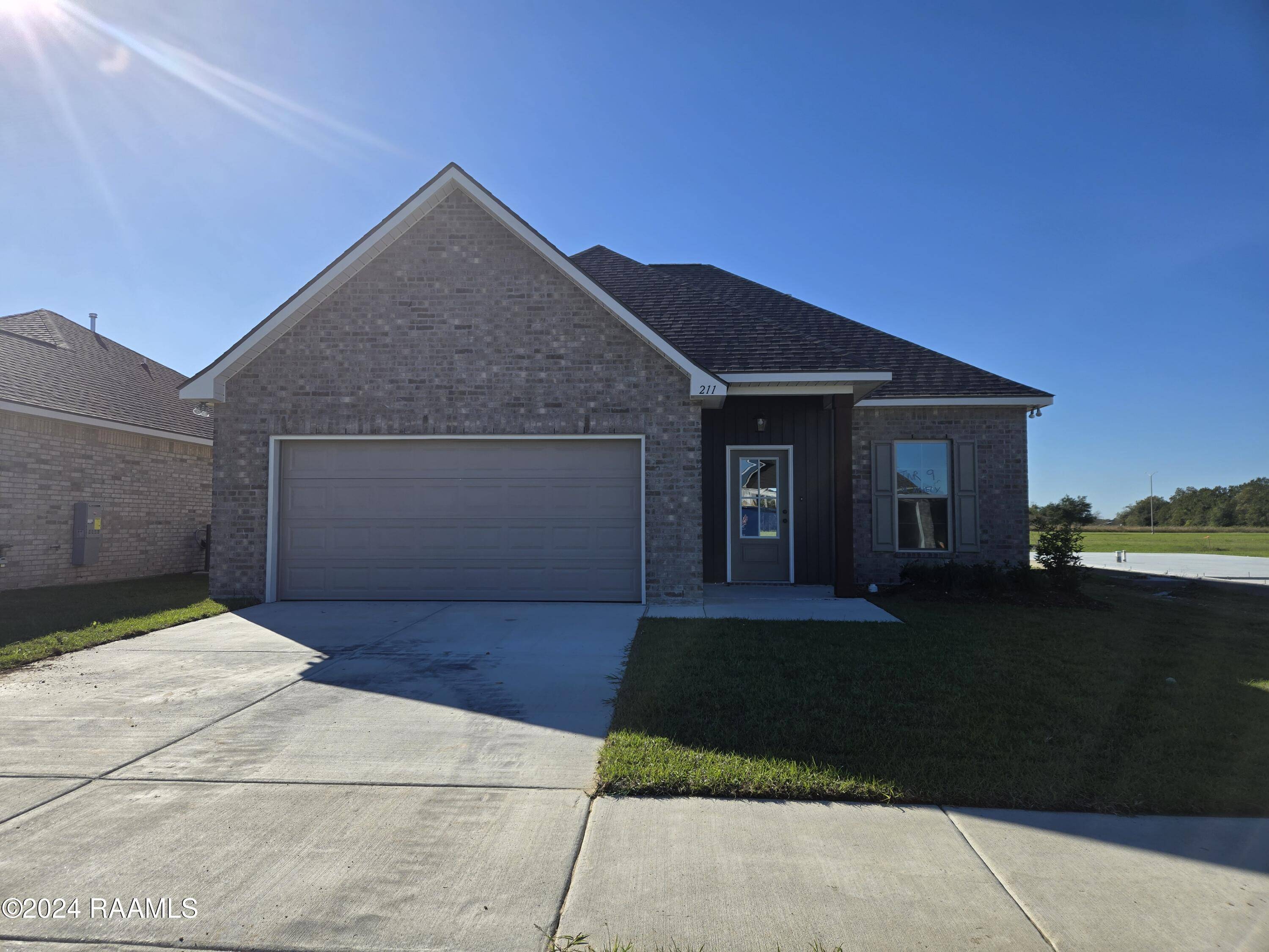 211 Wakely CT, Lafayette, LA 70506