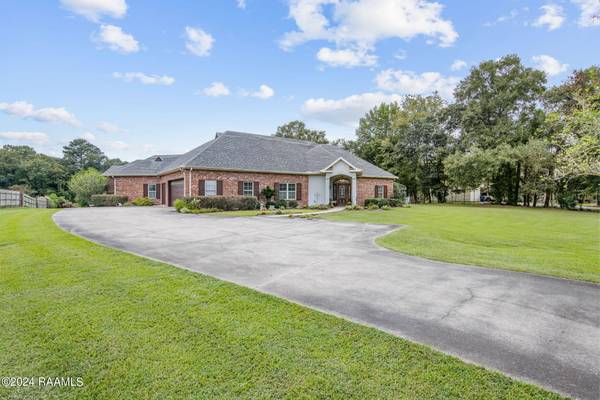 110 River Wood, Abbeville, LA 70510