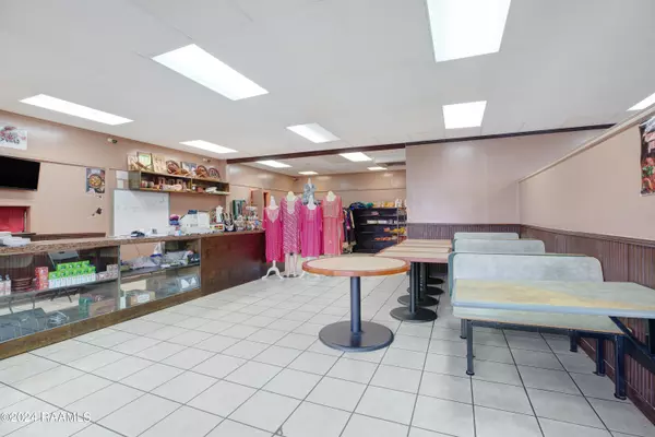 Lafayette, LA 70506,2441 W Congress ST