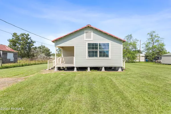 1006 David, St. Martinville, LA 70582