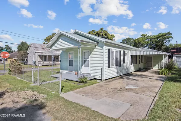 900 Doc Prejean, Scott, LA 70583