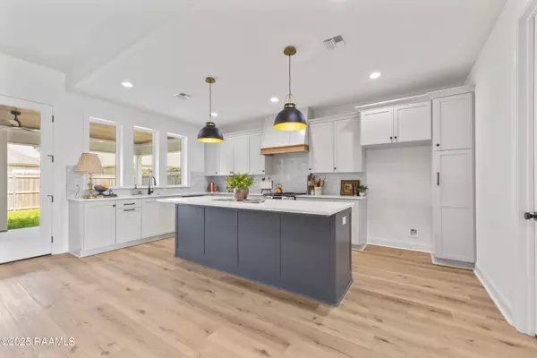 Lafayette, LA 70503,303 Decatur LN