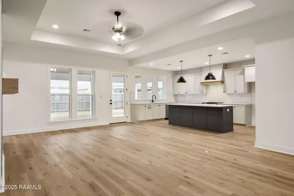 Lafayette, LA 70503,303 Decatur LN