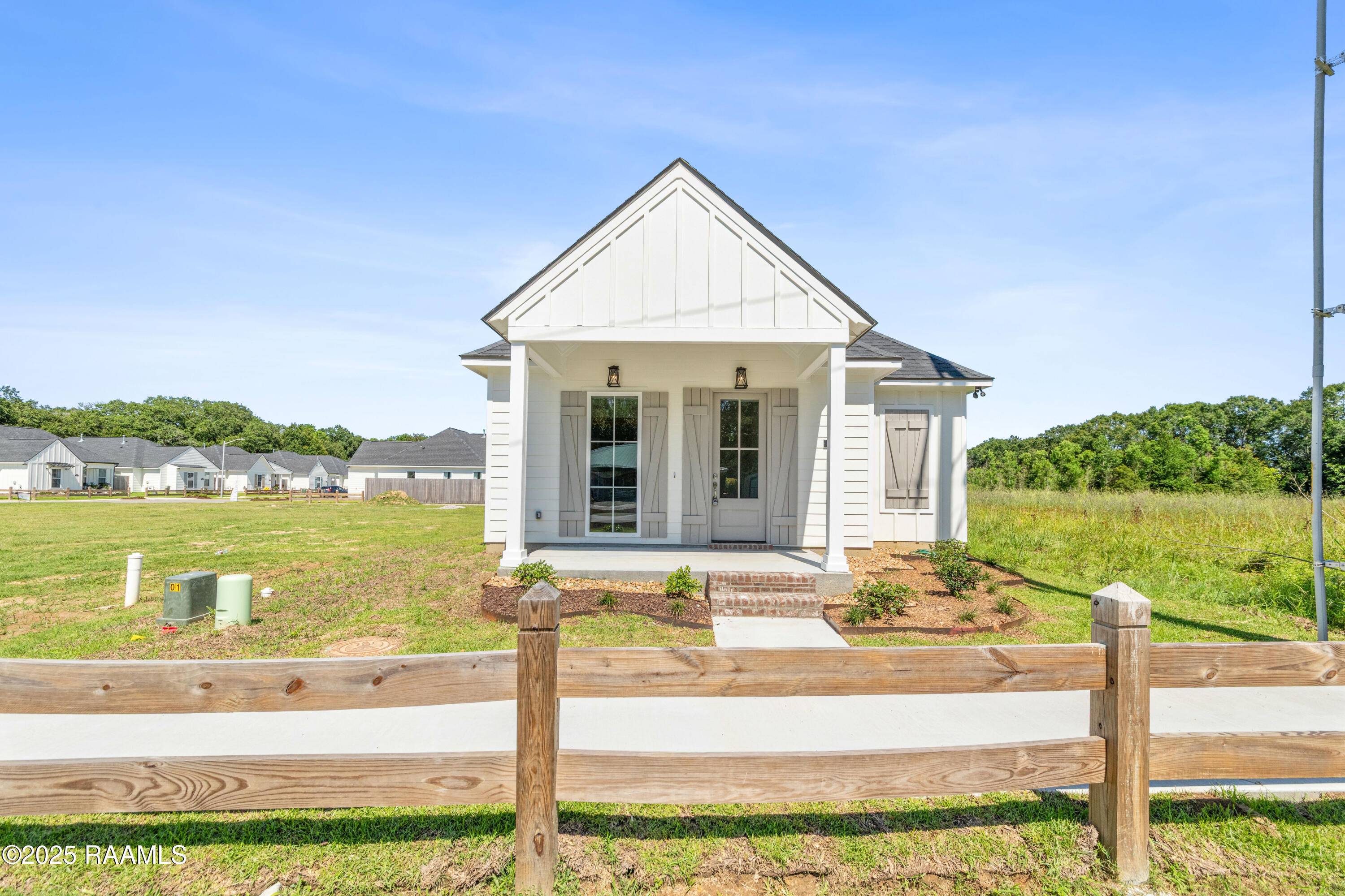 Lafayette, LA 70506,366 W Broussard RD