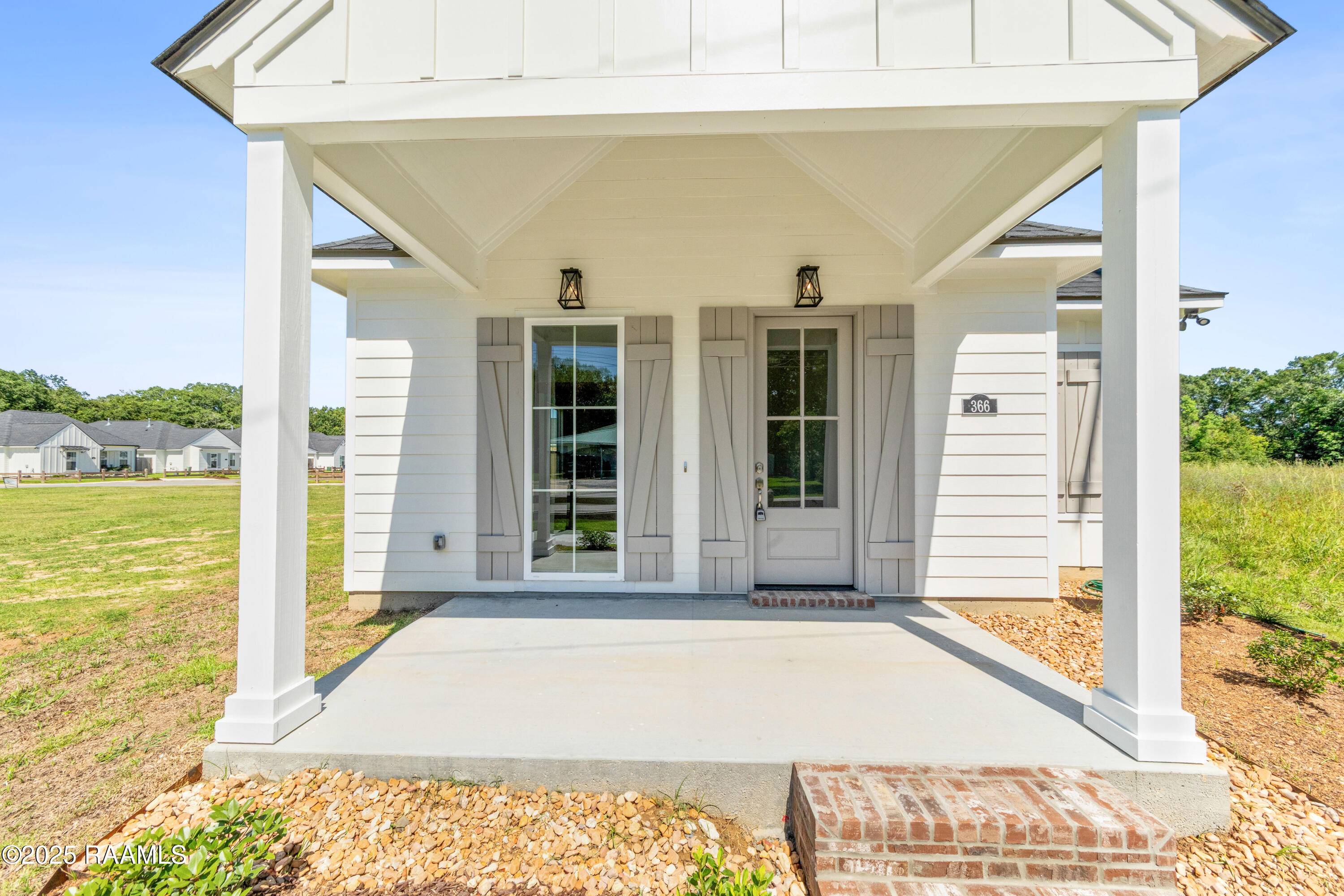 Lafayette, LA 70506,366 W Broussard RD