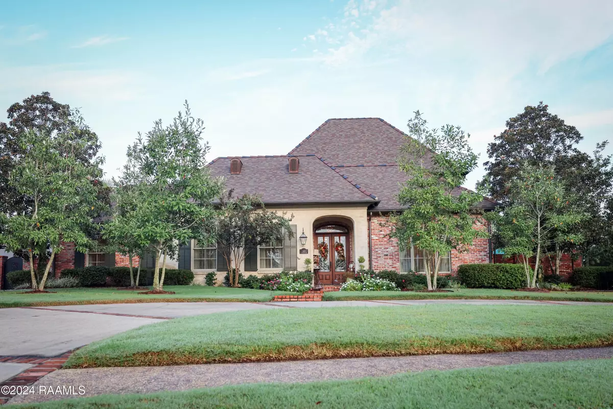 Broussard, LA 70518,303 Sawgrass LN