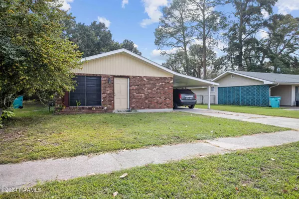 Lafayette, LA 70506,305 Thelma DR