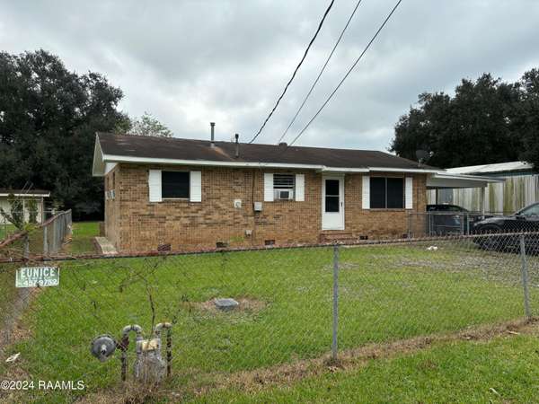 108 Mercedes, Eunice, LA 70535