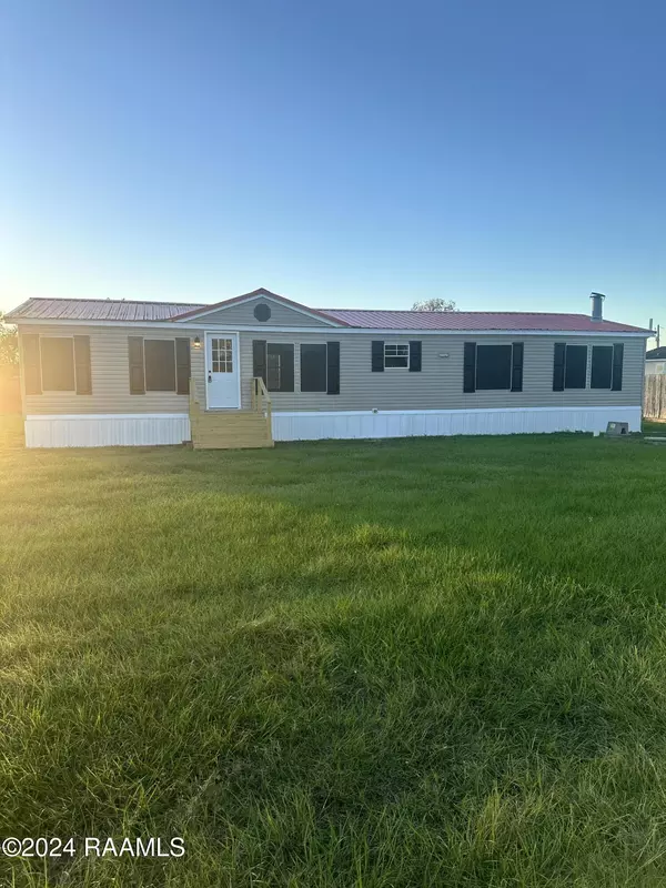 1473 Zin Zin RD, Breaux Bridge, LA 70517