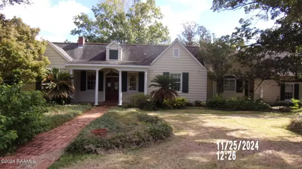 305 Lake, Abbeville, LA 70510