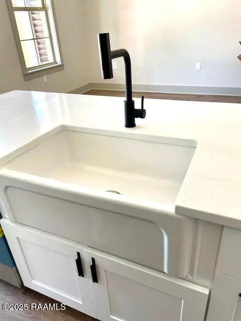 Lafayette, LA 70501,810 N St Antoine ST