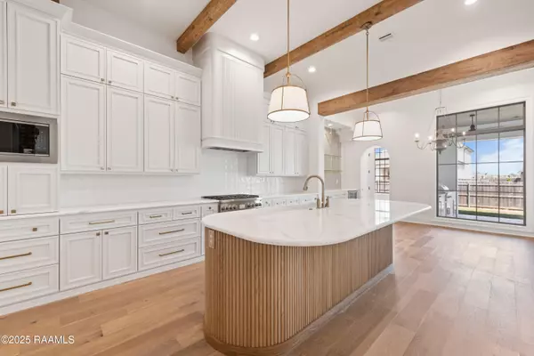 Lafayette, LA 70508,301 Gunter Grass CT