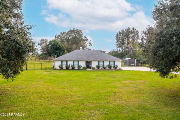 219 N Girouard RD, Broussard, LA 70518