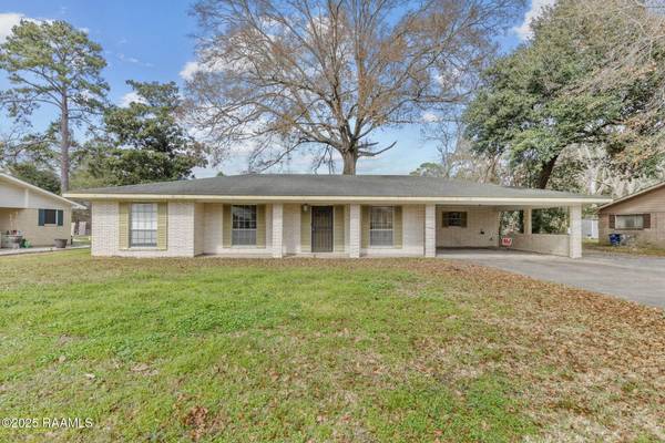 1209 Attakapas DR, Opelousas, LA 70570