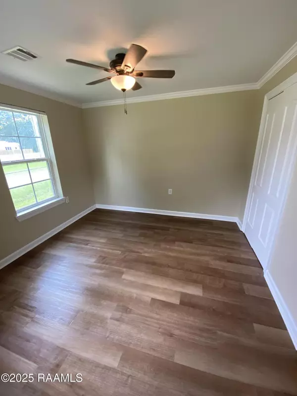 Scott, LA 70583,232 Mills ST