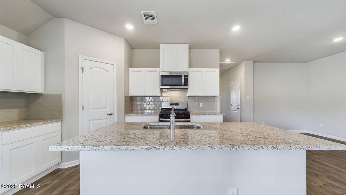 Lafayette, LA 70507,210 Chestnut Oak DR