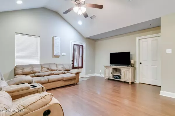 Abbeville, LA 70510,105 Acacia LN