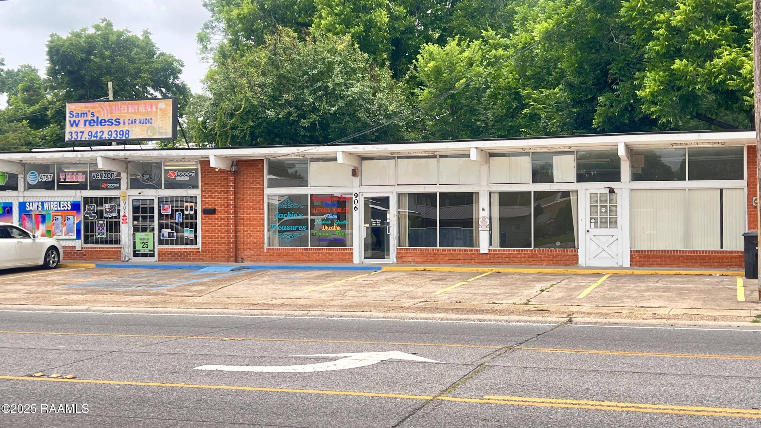 906 & 908 Charity ST, Abbeville, LA 70510
