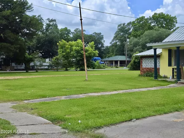 St. Martinville, LA 70582,1523 N Main ST