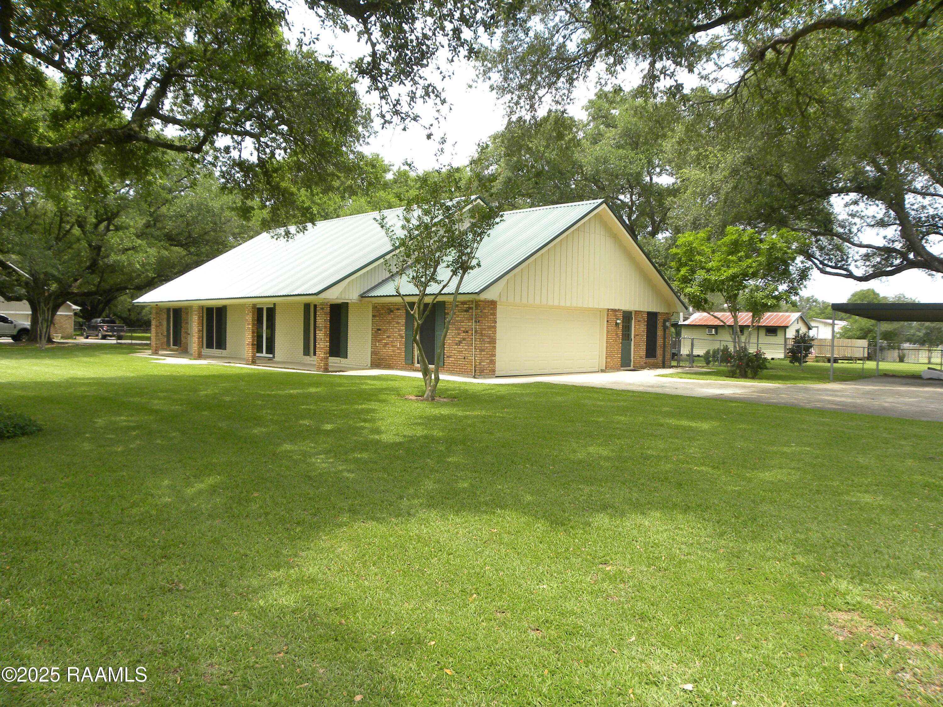 Carencro, LA 70520,101 Grassy LN