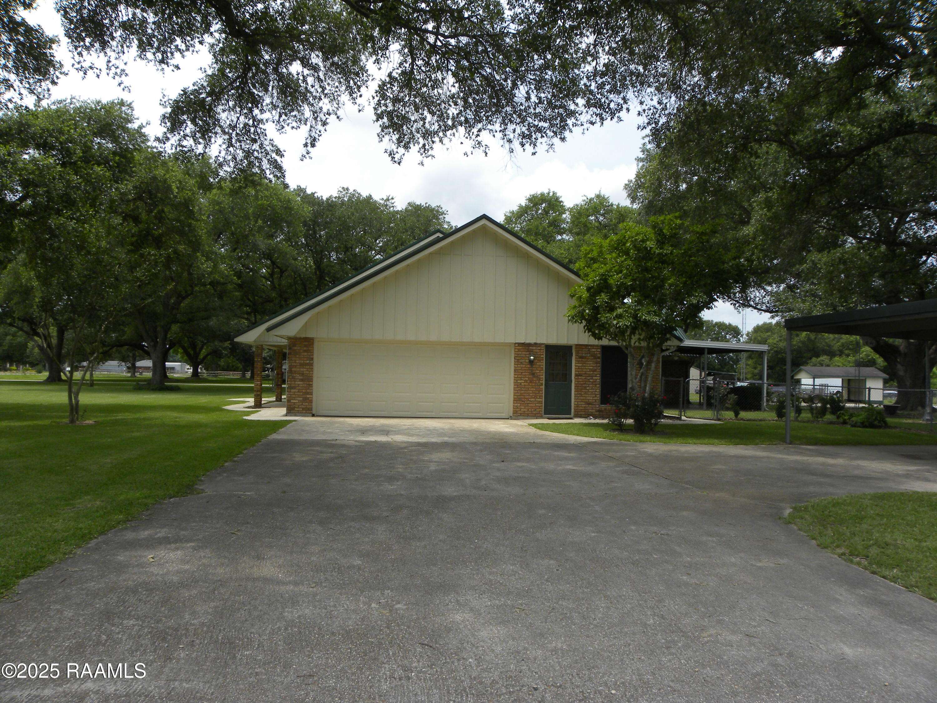 Carencro, LA 70520,101 Grassy LN