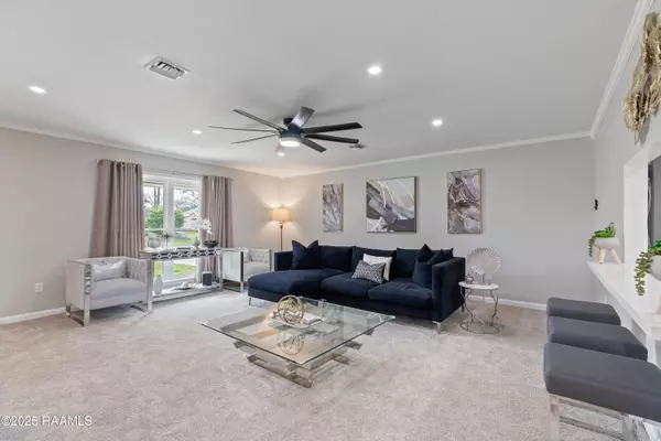New Iberia, LA 70563,809 Dartez DR