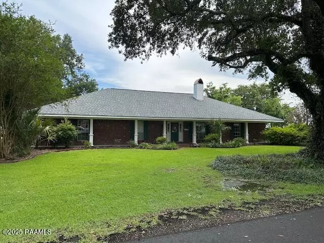 Erath, LA 70533,2033 Isadore RD