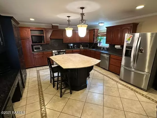 Erath, LA 70533,2033 Isadore RD