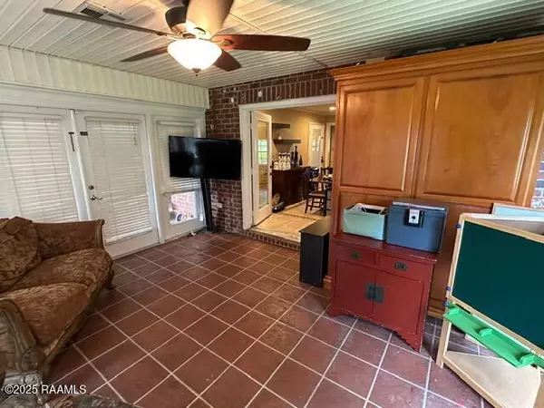 Erath, LA 70533,2033 Isadore RD