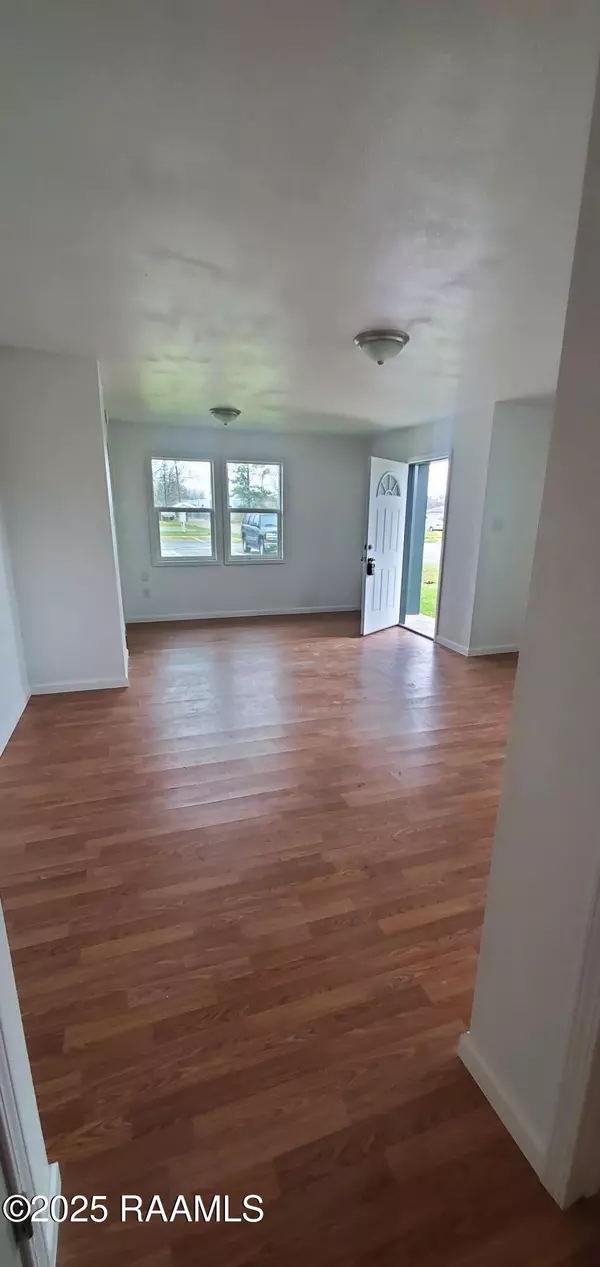 New Iberia, LA 70560,615 Yvonne ST