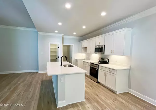 Scott, LA 70583,212 Nandina DR