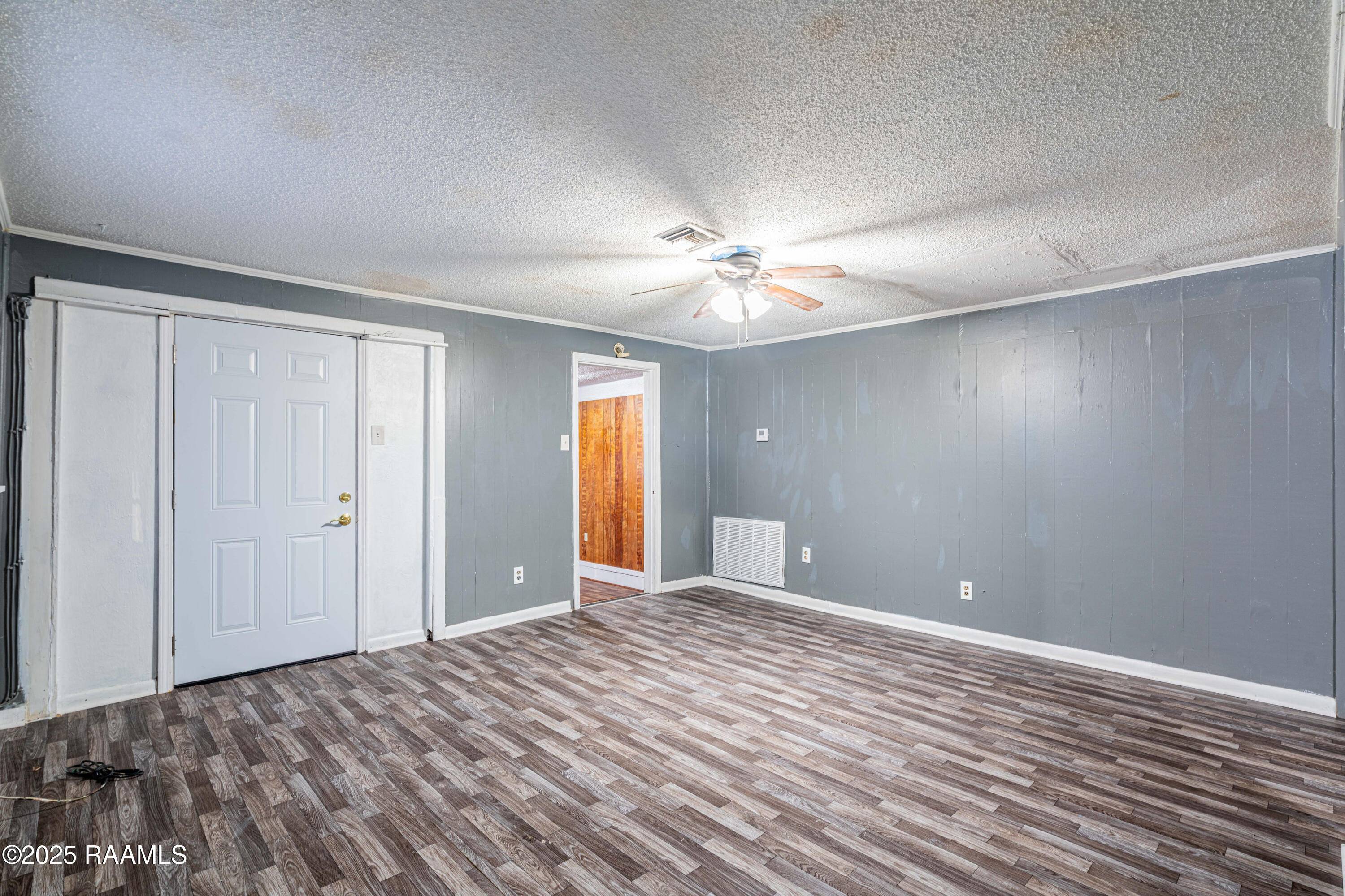 Lafayette, LA 70501,942 St Charles ST