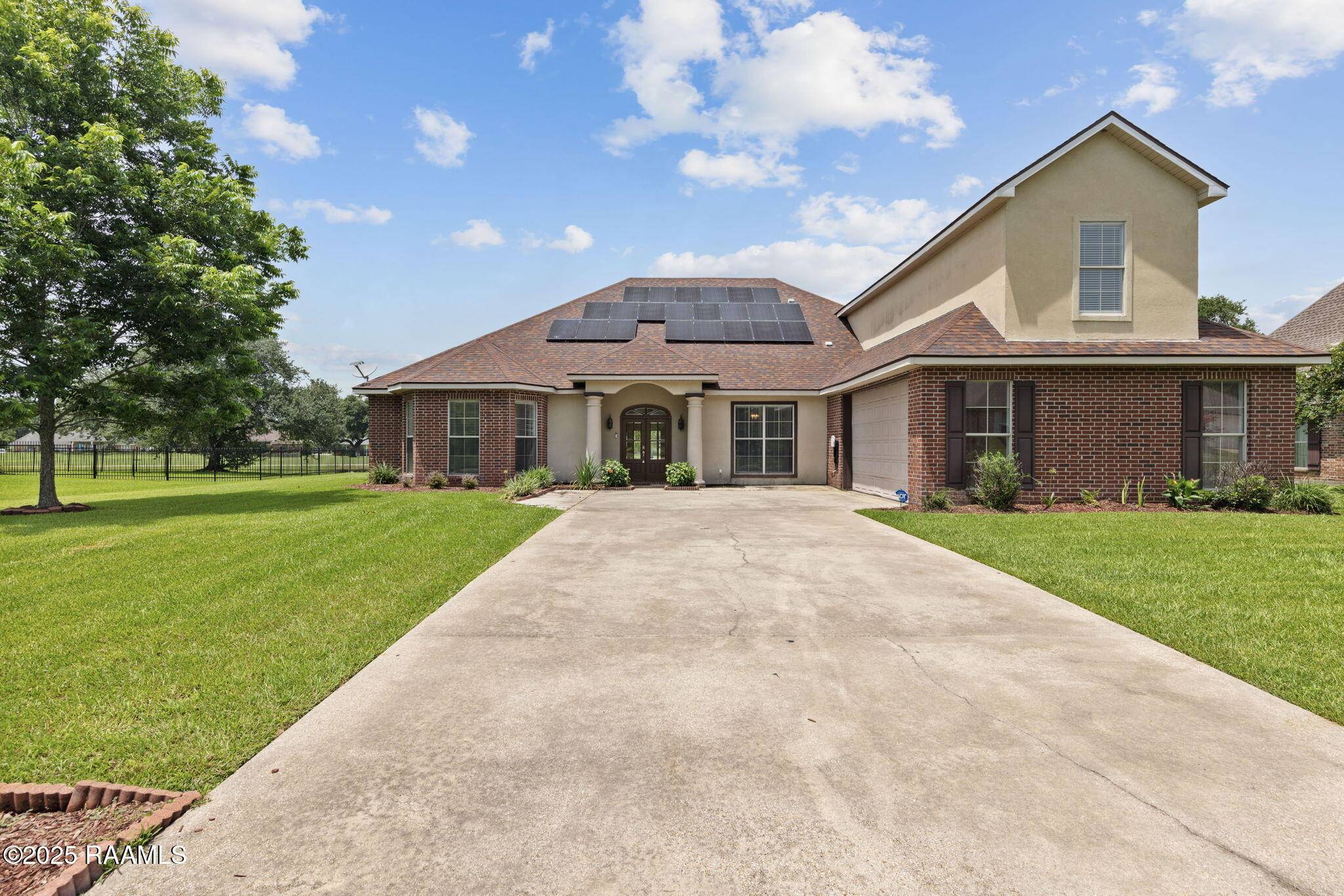 742 Hummingbird LN, New Iberia, LA 70563
