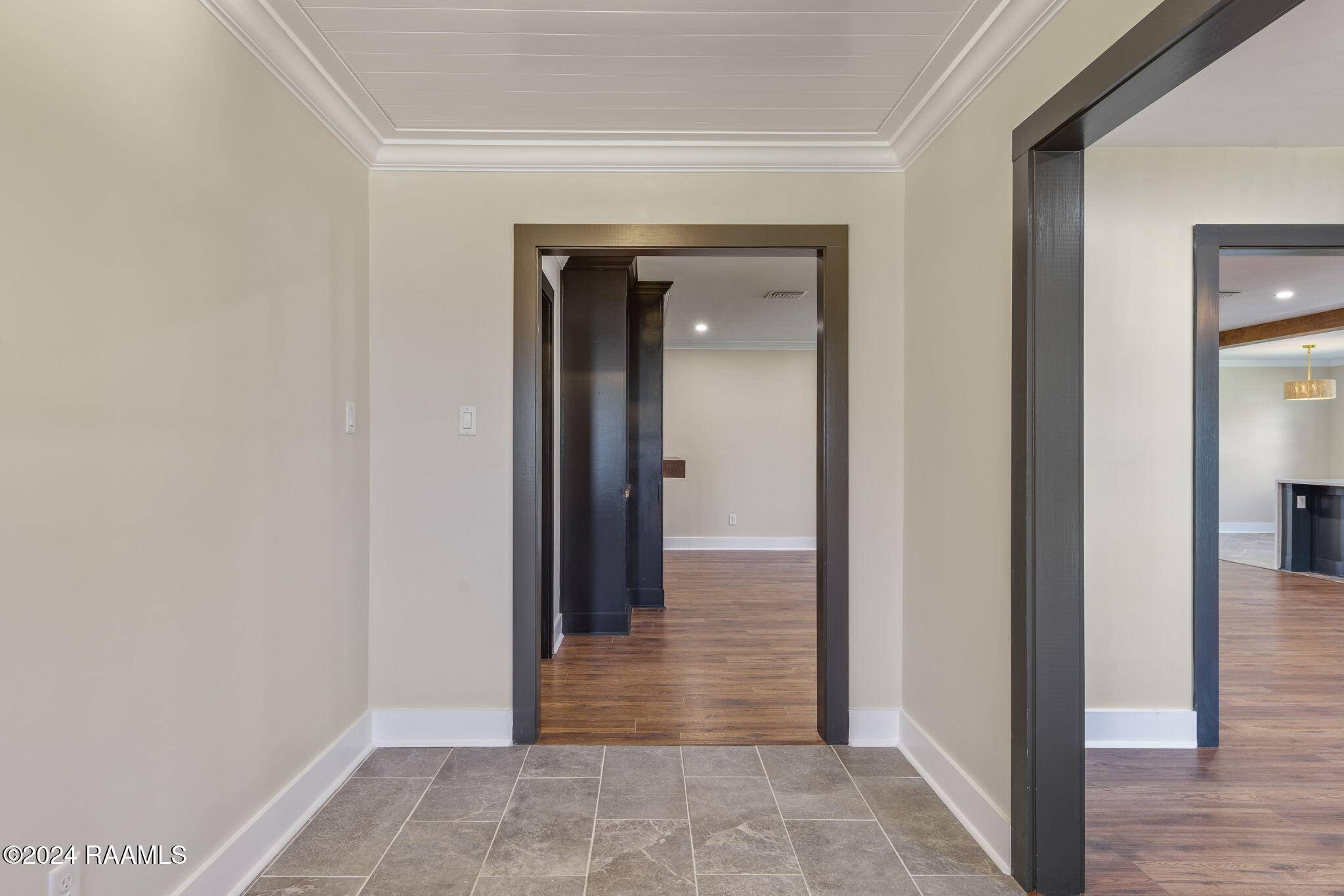 Lafayette, LA 70506,300 Robert Lee CIR