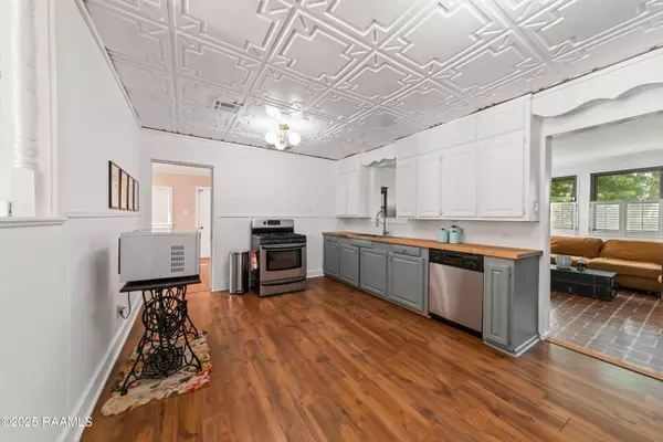 Lafayette, LA 70503,113 Oak Crest DR