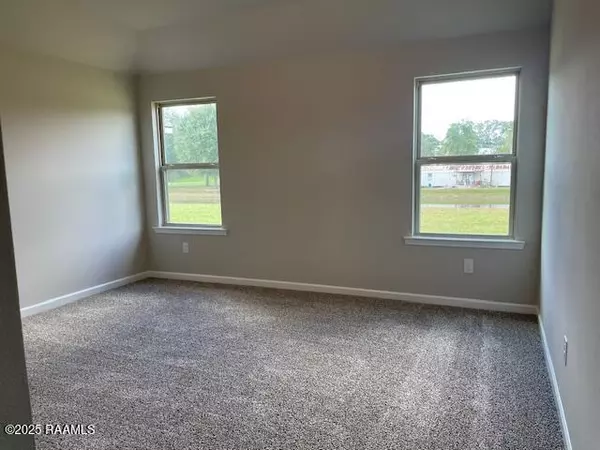 Broussard, LA 70518,102 Broussard Hill DR