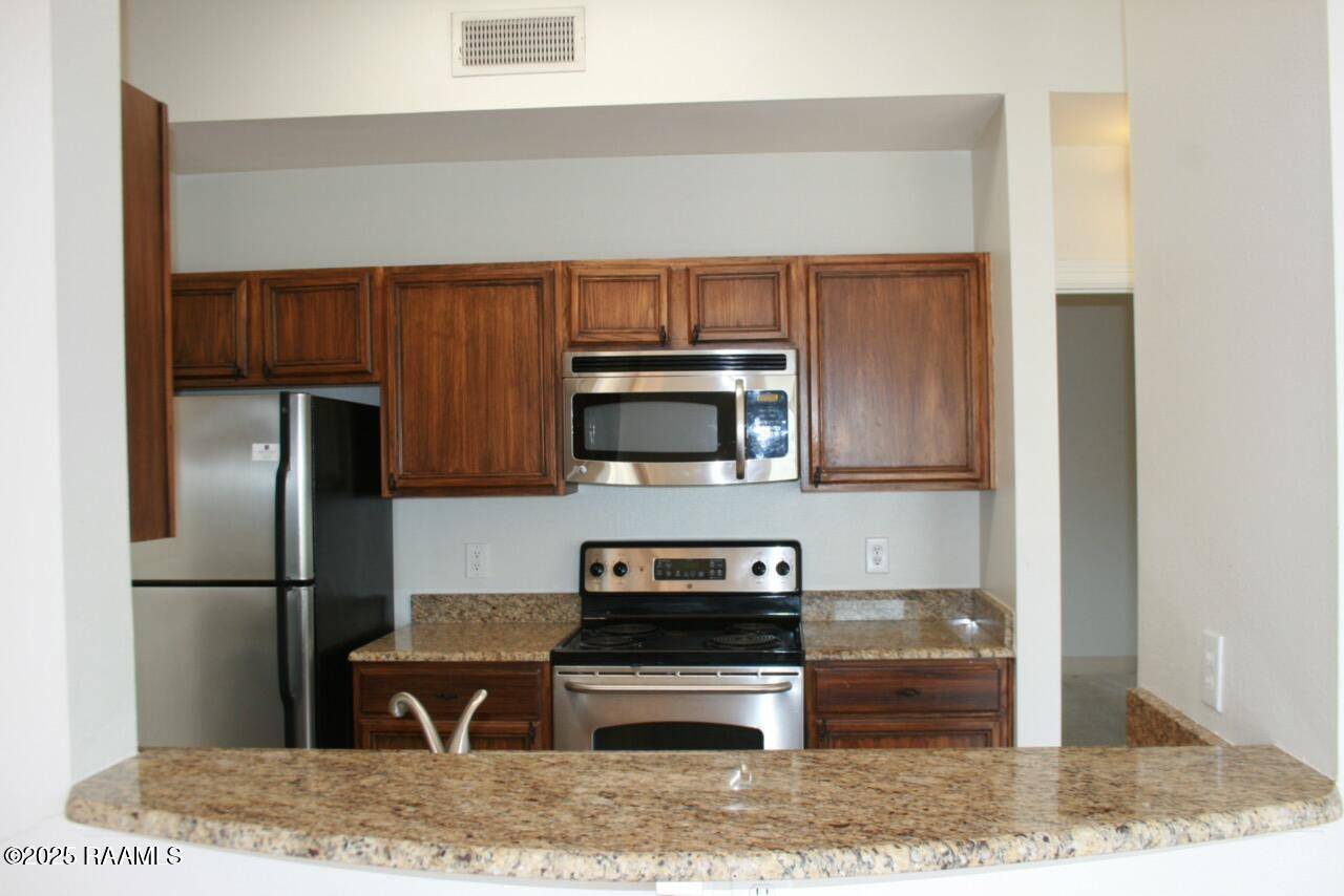 Lafayette, LA 70508,201 Settlers Trace BLVD #2410