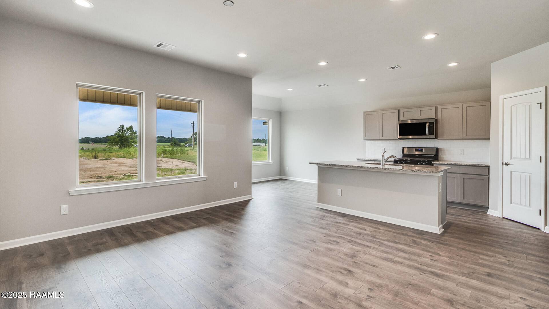 Lafayette, LA 70501,322 White Pine DR