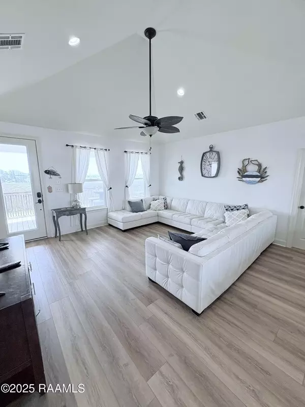 Grand Isle, LA 70358,261 Admiral Craik DR