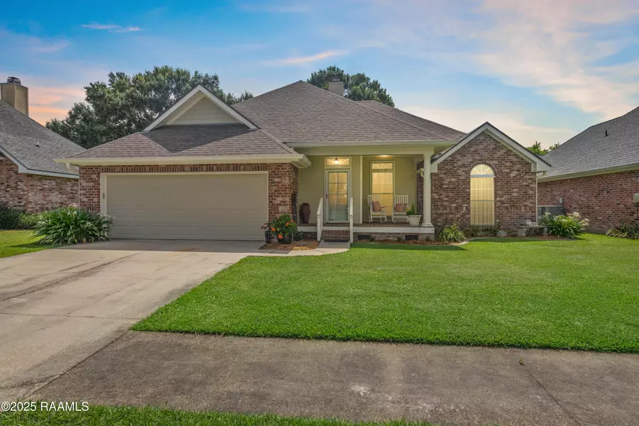 202 N Lakepointe DR, Lafayette, LA 70506
