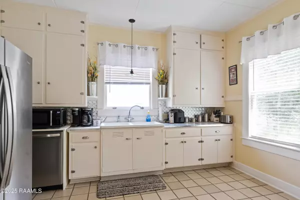Lafayette, LA 70506,228 Amelia ST